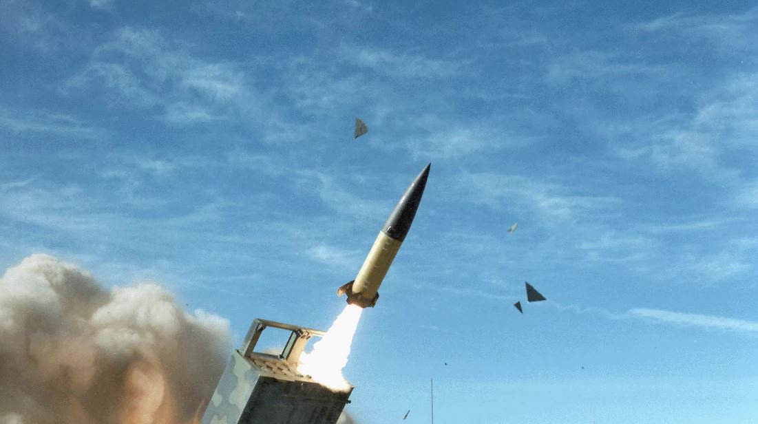 Mỹ do dự cung cấp tên lửa tầm xa cho Ukraine sau khi Nga cảnh báo lằn ranh đỏ